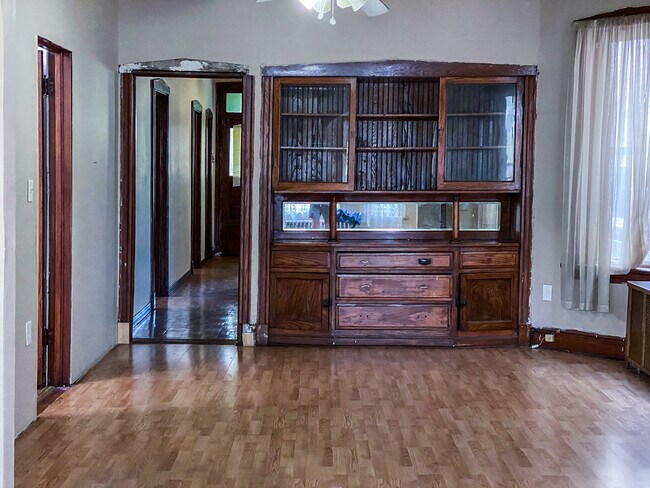 Dining Room - 4018 W Oakdale Ave