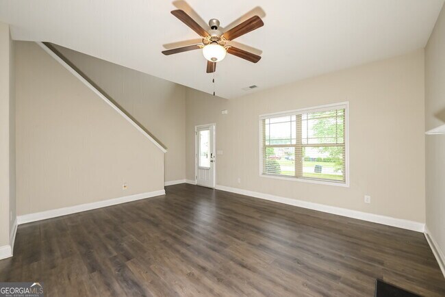Building Photo - 592 Joneus Dr