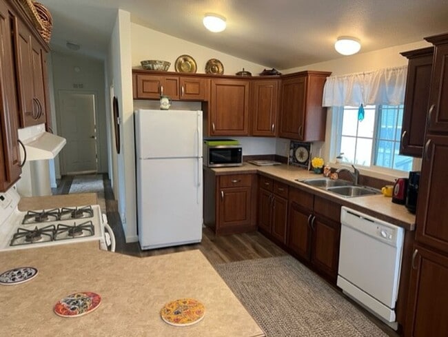 Building Photo - 2395 Delaware Ave