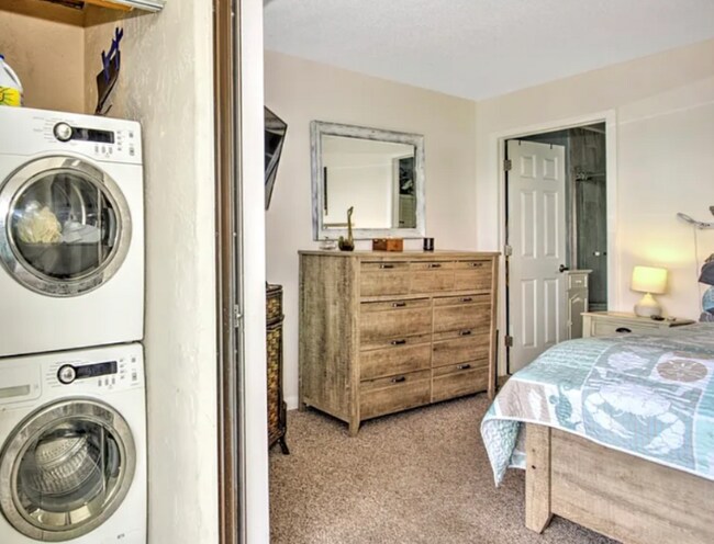 Foto del edificio - 4803 SW Santa Barbara Ct