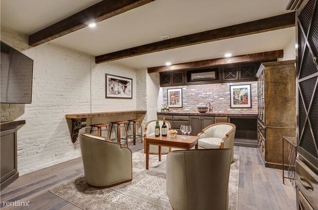 Foto del edificio - 2 br, 2 bath  - 736 Saint Charles Ave