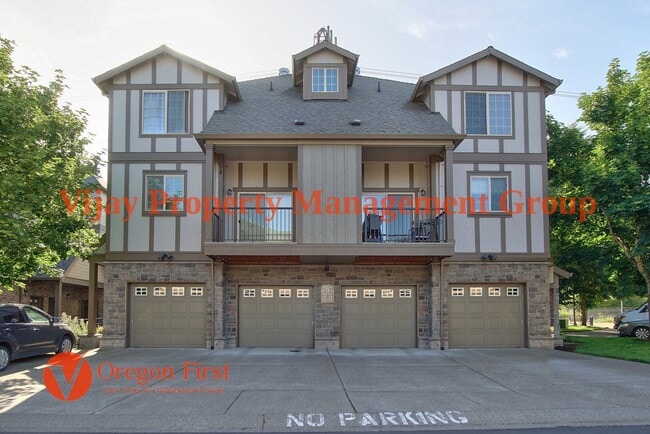Photo - 825 NE Wheelock Pl House