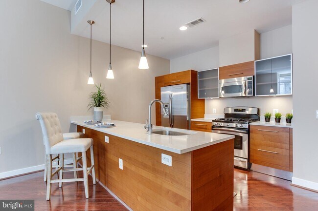 Foto del edificio - 12025 New Dominion Pkwy