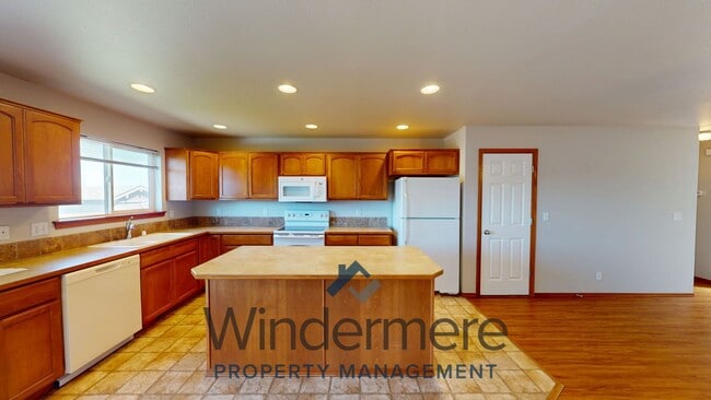 Building Photo - 19th3606