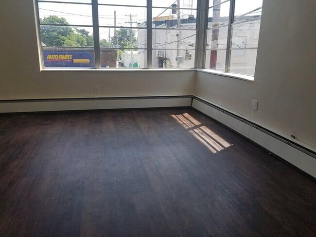Foto del edificio - 14 N Central Ave
