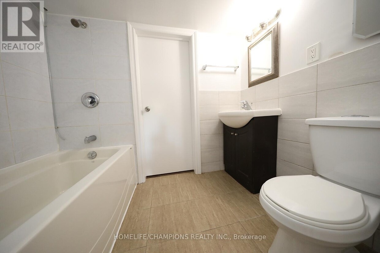 Building Photo - 1444 Dundas St E