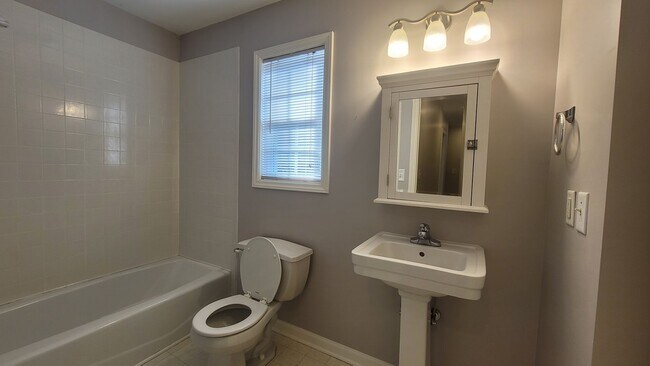 Foto del edificio - Bright and spacious 3BR/2ba in Lindley Park!