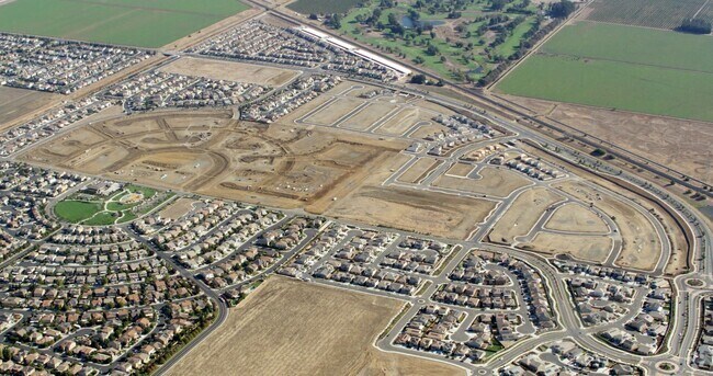 Foto aérea - Waterford Village at Vanden Meadows