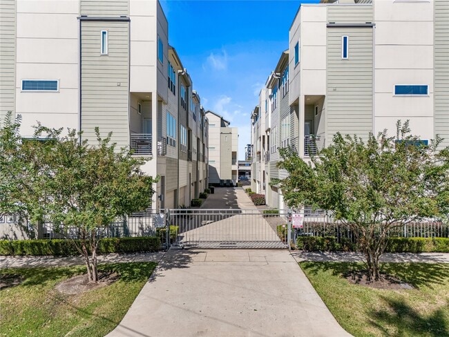 Foto del edificio - 1013 W 17th St