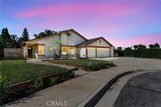 Building Photo - 1042 Bassett Ct