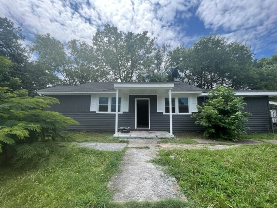 Primary Photo - 1 Full month free of rent!!