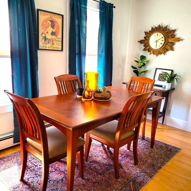 Dining room - 36 W L St