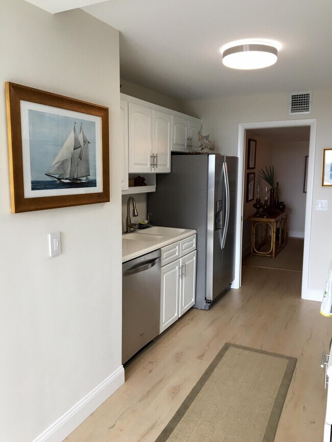Building Photo - 500 Ocean Dr