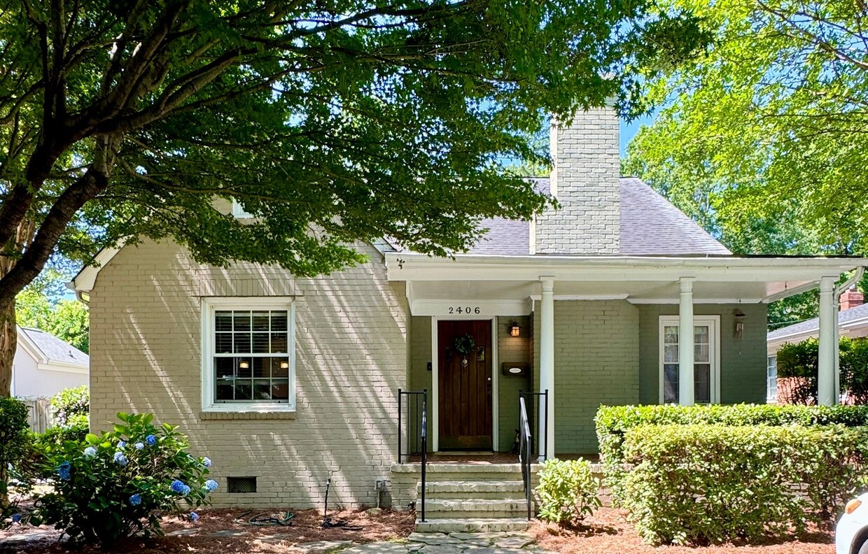 Primary Photo - 3 BR/2 BA Home in Chantilly Neighborhood