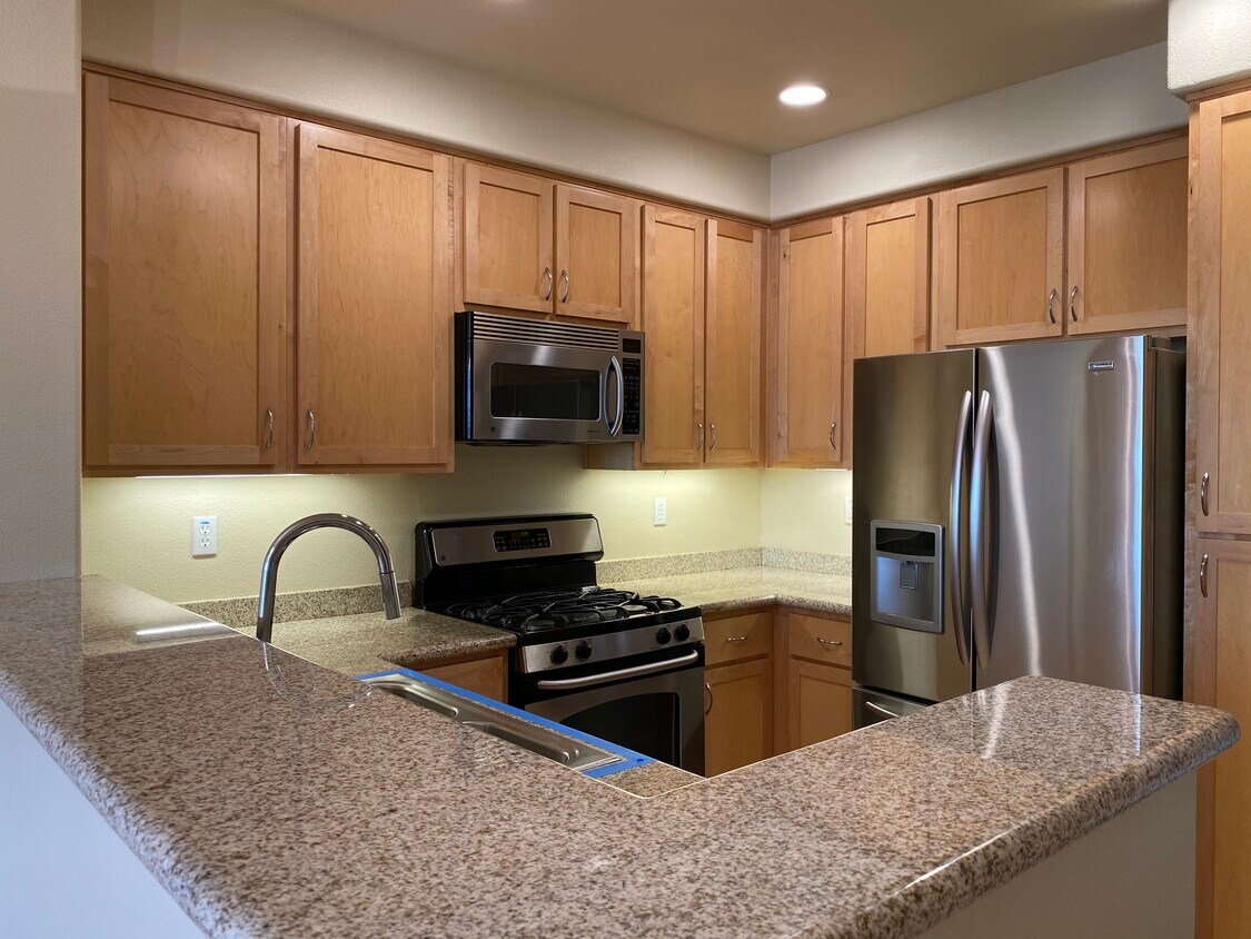 Kitchen - 20500 Town Center Ln