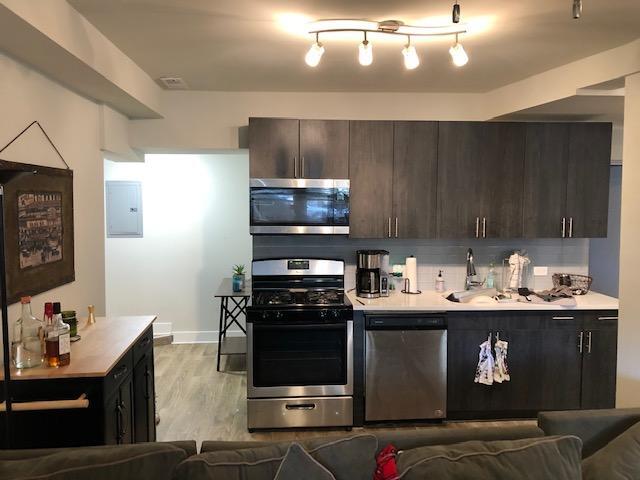 Building Photo - 2 bedroom in Chicago IL 60613