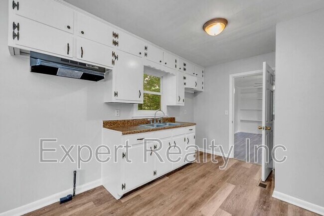Foto del edificio - 1317 Glenwood St NW