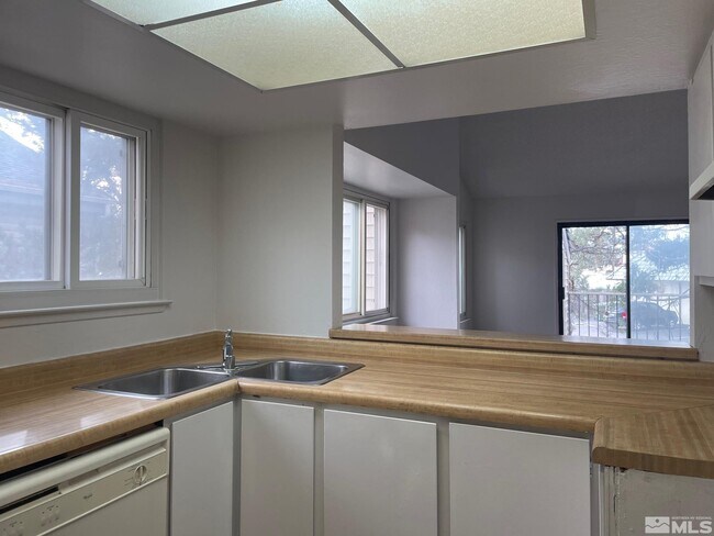 Building Photo - 2393 Roundhouse Rd