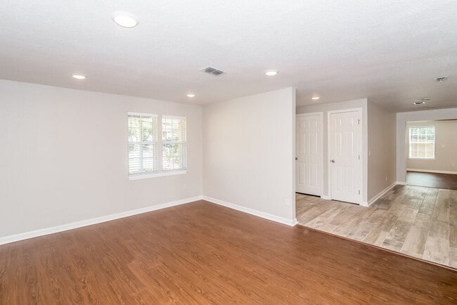 Building Photo - 8109 Grampell Dr