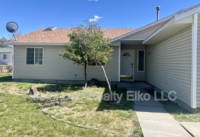 Building Photo - 132 Flora Pl
