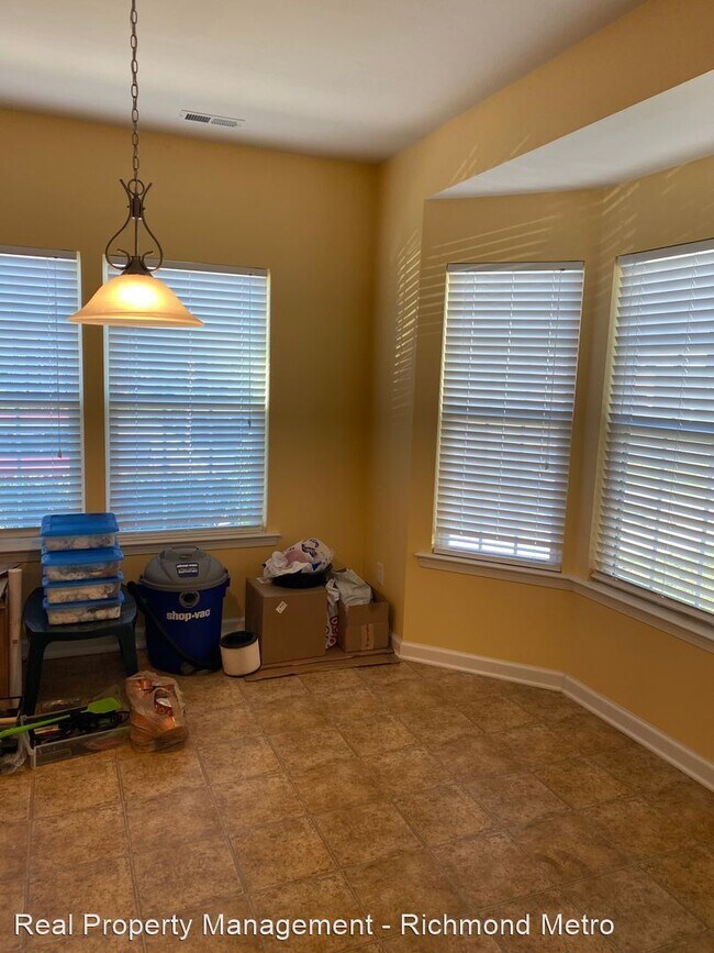 Building Photo - 3 br, 2.5 bath House - 940 Kitty Hamilton ...