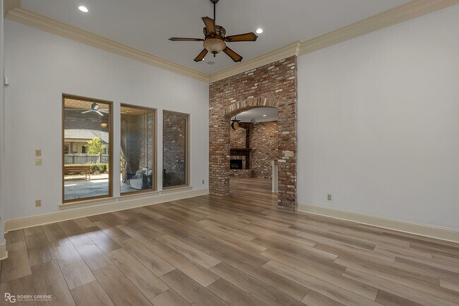 Foto del edificio - 322 Paris Pl