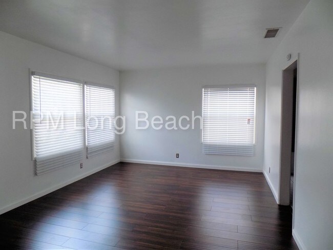 Foto del edificio - 3912 Camerino St