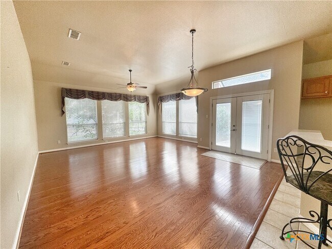 Foto del edificio - 2263 Kensington Way