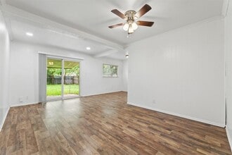 Building Photo - 6601 Stonleigh Pl