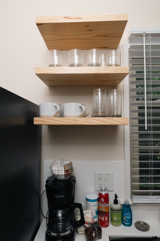 Building Photo - 1585 Secessionville Rd