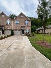 Building Photo - 2970 York Pl Dr NE