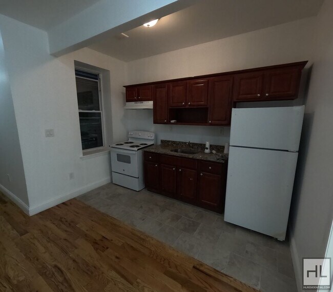 Foto del edificio - Spacoius 4 Bedroom - HOME STREET