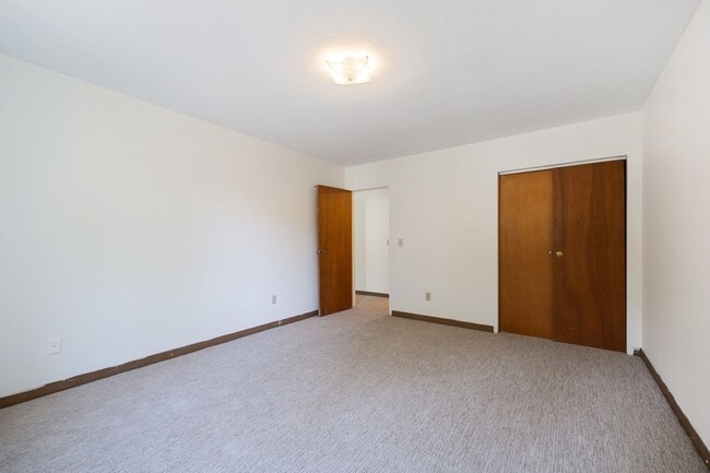 Building Photo - Fairview Estates