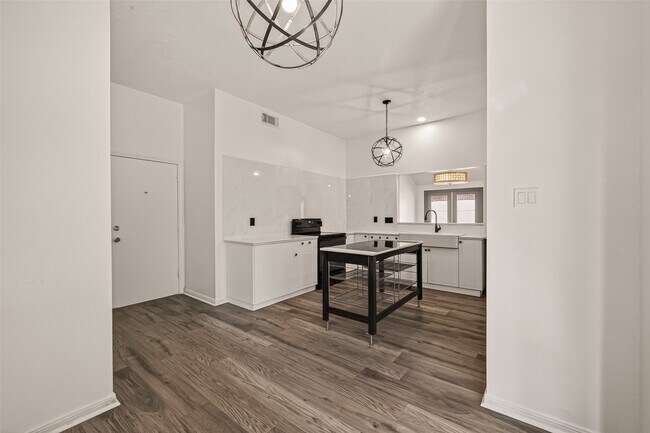 Foto del edificio - 3517 Denio Dr