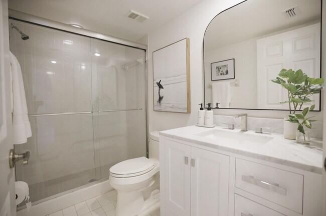 Building Photo - 265 Deerwood Cir