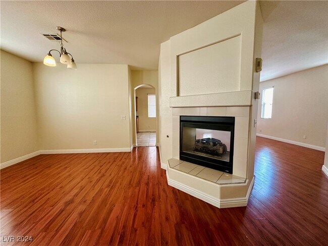 Building Photo - 8830 Palm Creek Ct