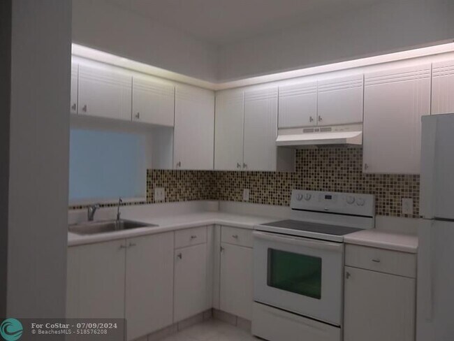 Foto del edificio - 12755 SW 16th Ct