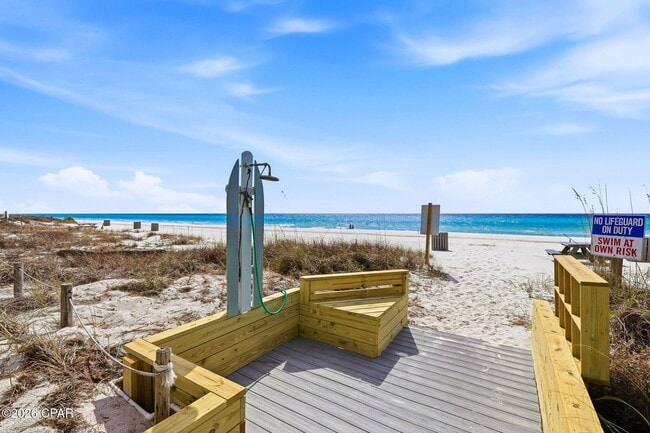 Foto del edificio - 15413 Front Beach Rd