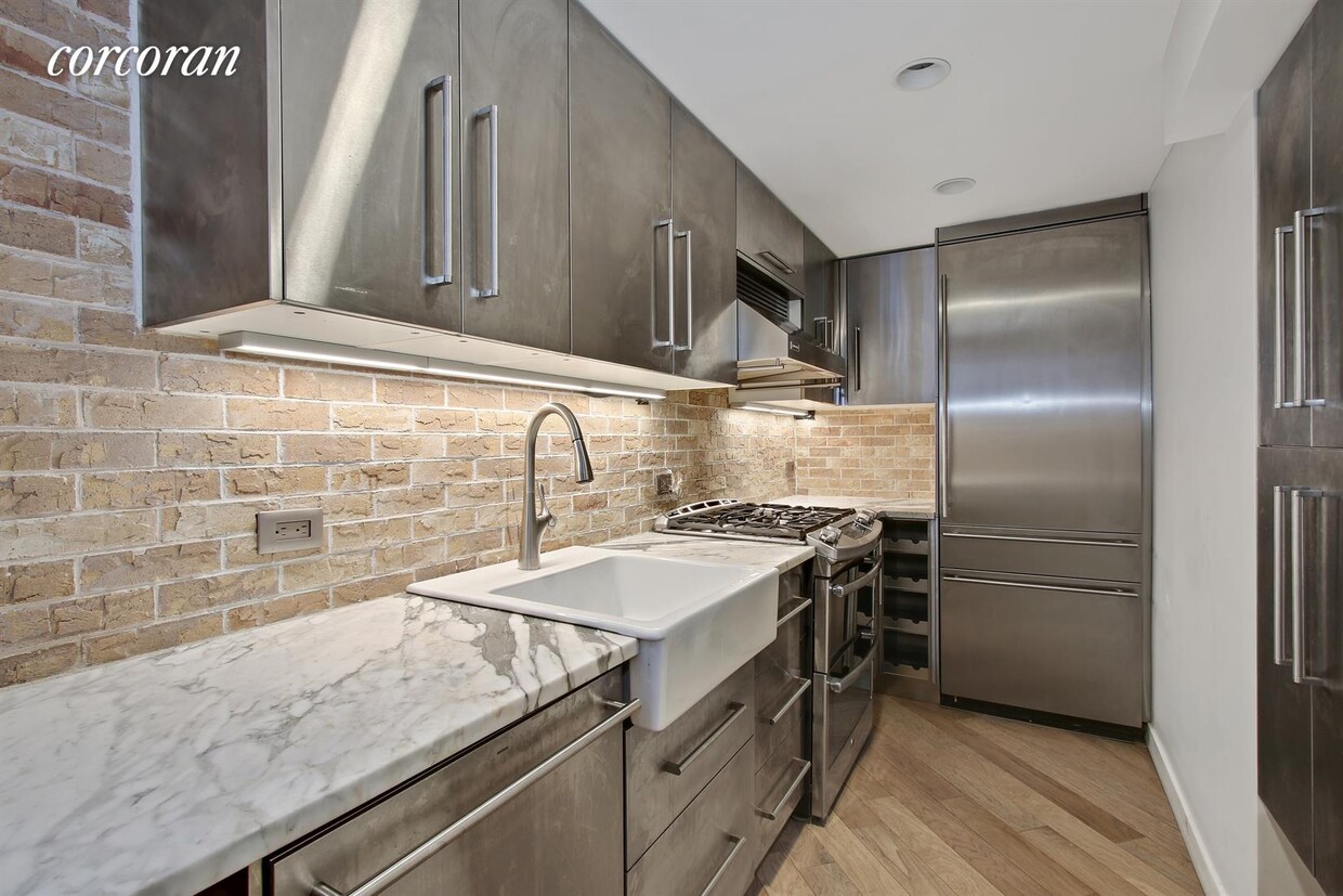 Primary Photo - 5-7 Minetta St