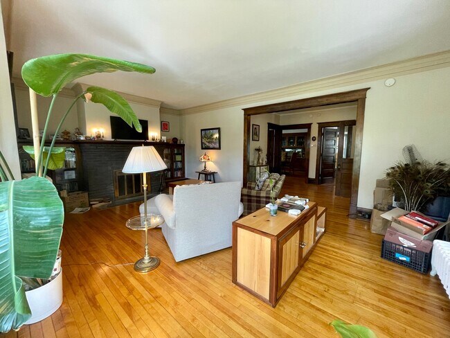 Foto del edificio - 2737 Irving Ave S