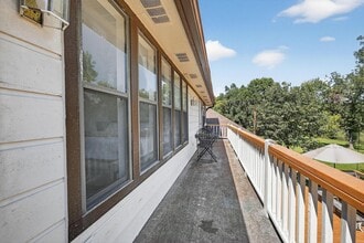 Building Photo - 231 Schmidt Ln