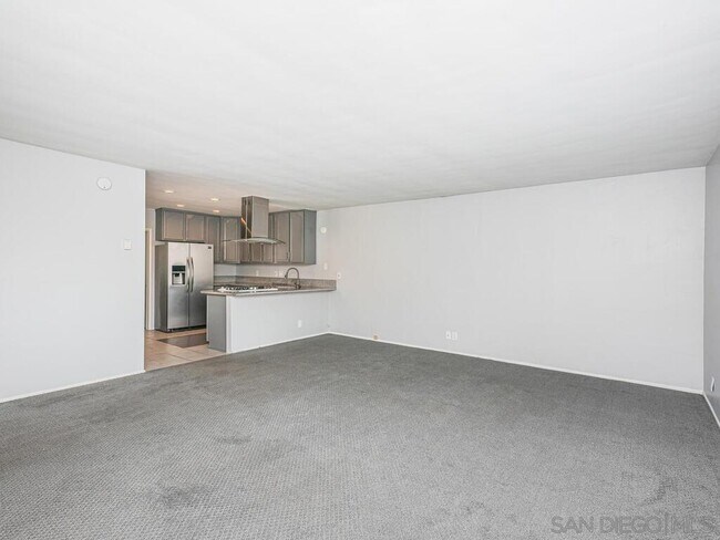 Foto del edificio - 7349 Fay Ave