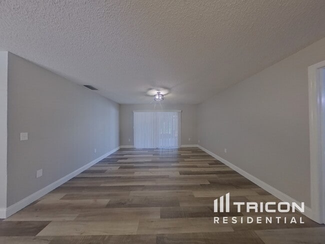 Building Photo - 1535 Bay Hill Cir