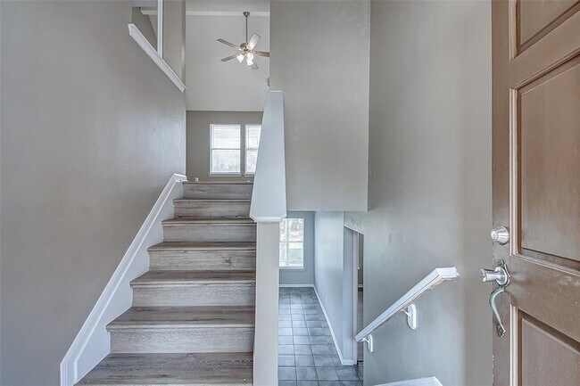 Building Photo - 12826 Stancliff Oaks St