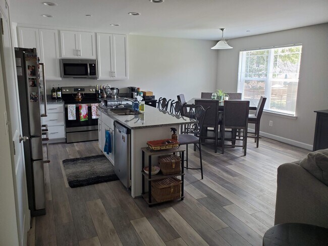 kitchen/dining - 599 227th St
