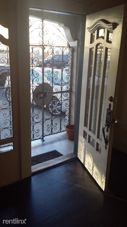 Foto del edificio - 3 br, 1 bath House - 1539 Shafter Street