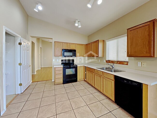 Foto del edificio - 923 S Balboa Drive