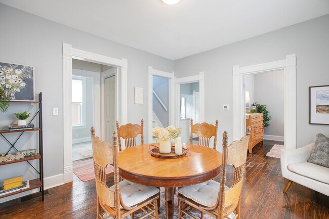 Building Photo - 123 N Notre Dame Ave