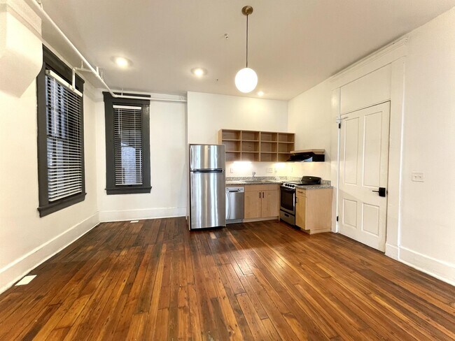 Foto del edificio - 1733 Elm St