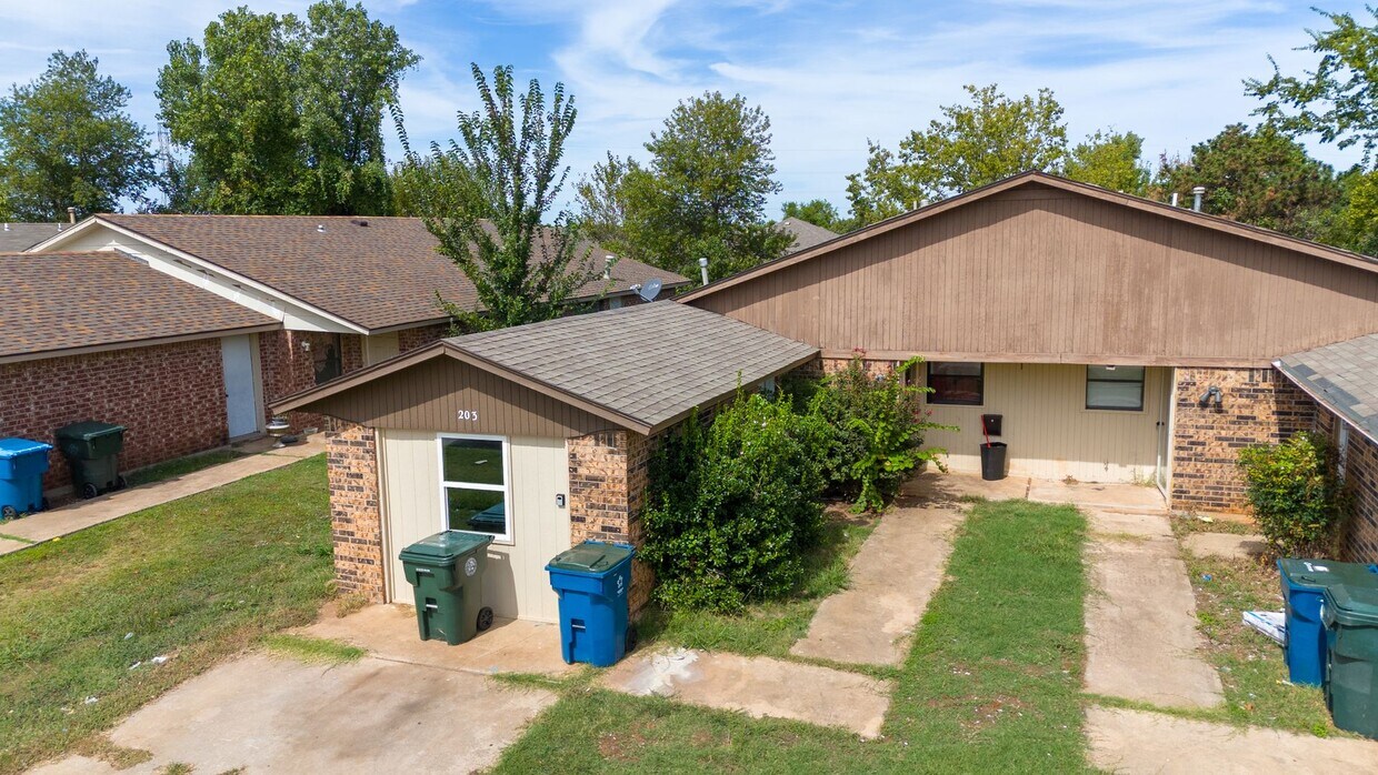 Primary Photo - Stylishly Updated 4-Bedroom Home with Mode...